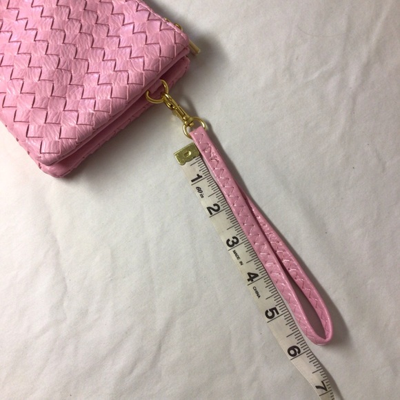 ❗Pink woven wristlet NWOT - Picture 4 of 9